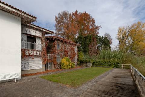 Moradia T5 em Frente de Rio Douro