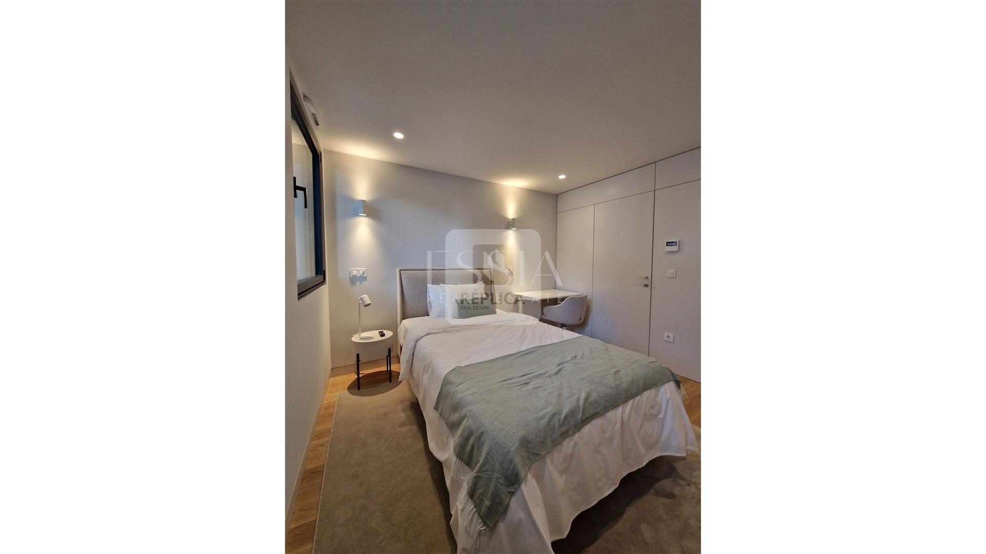 Estúdio Mobilado e Equipado no Porto para Arrendar