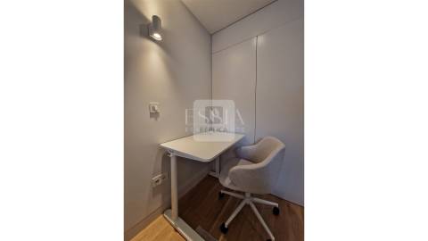 Estúdio Mobilado e Equipado no Porto para Arrendar