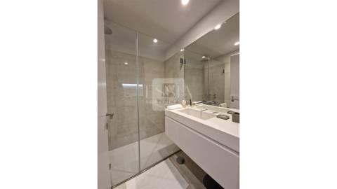 Estúdio Mobilado e Equipado no Porto para Arrendar