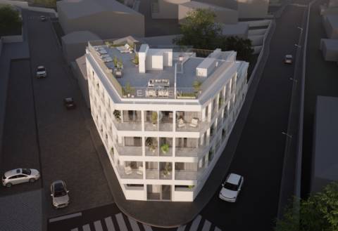 Apartamento T3 com terraço próximo ao Colégio Efanor à Senhora da Hora, Porto