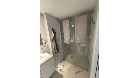 Apartamento T2 com Varanda em Campanhã