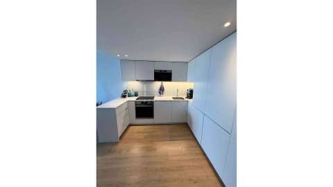 Apartamento T2 com Varanda em Campanhã