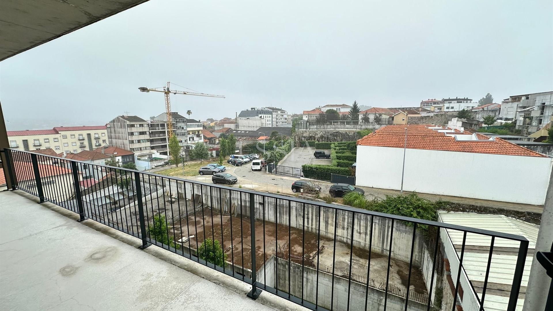 Apartamento T2 com Varanda em Campanhã