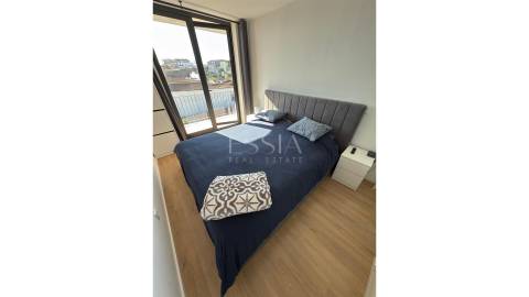 Apartamento T2 com Varanda em Campanhã