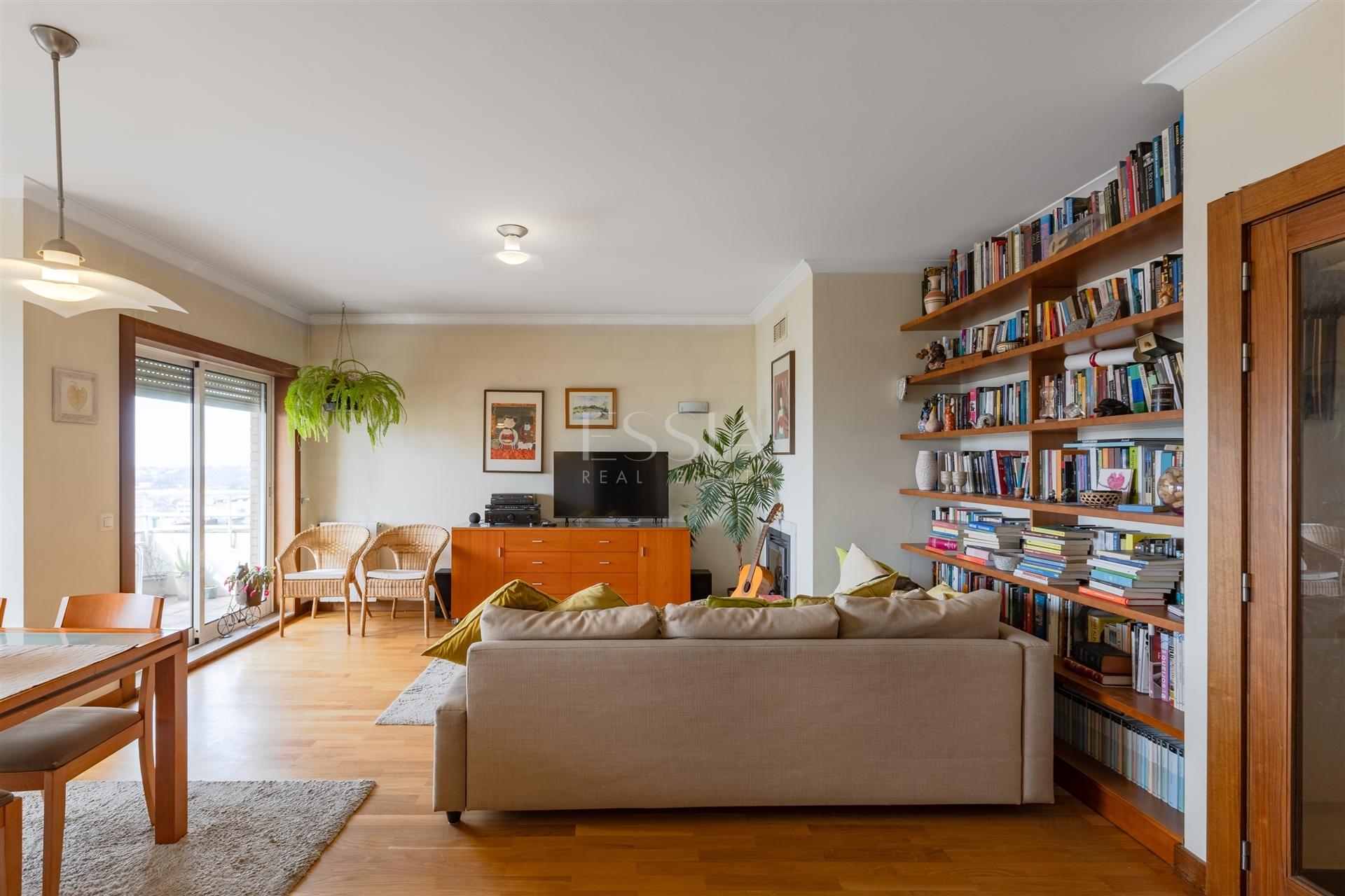 Apartamento T3 com Lugar de Garagem, Casa da Música, Porto