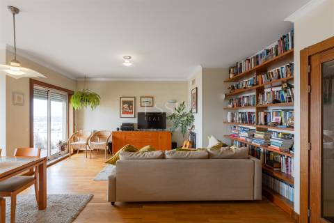 Apartamento T3 com Lugar de Garagem, Casa da Música, Porto