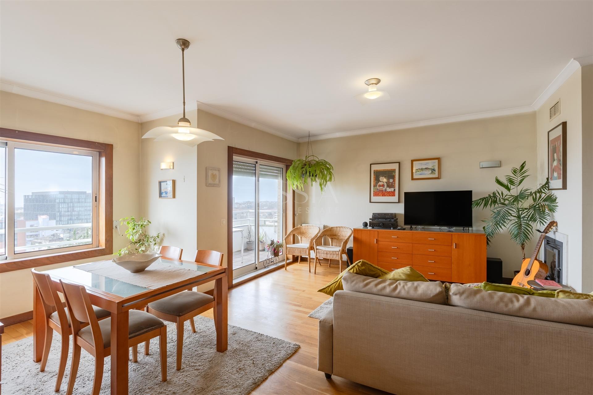 Apartamento T3 com Lugar de Garagem, Casa da Música, Porto