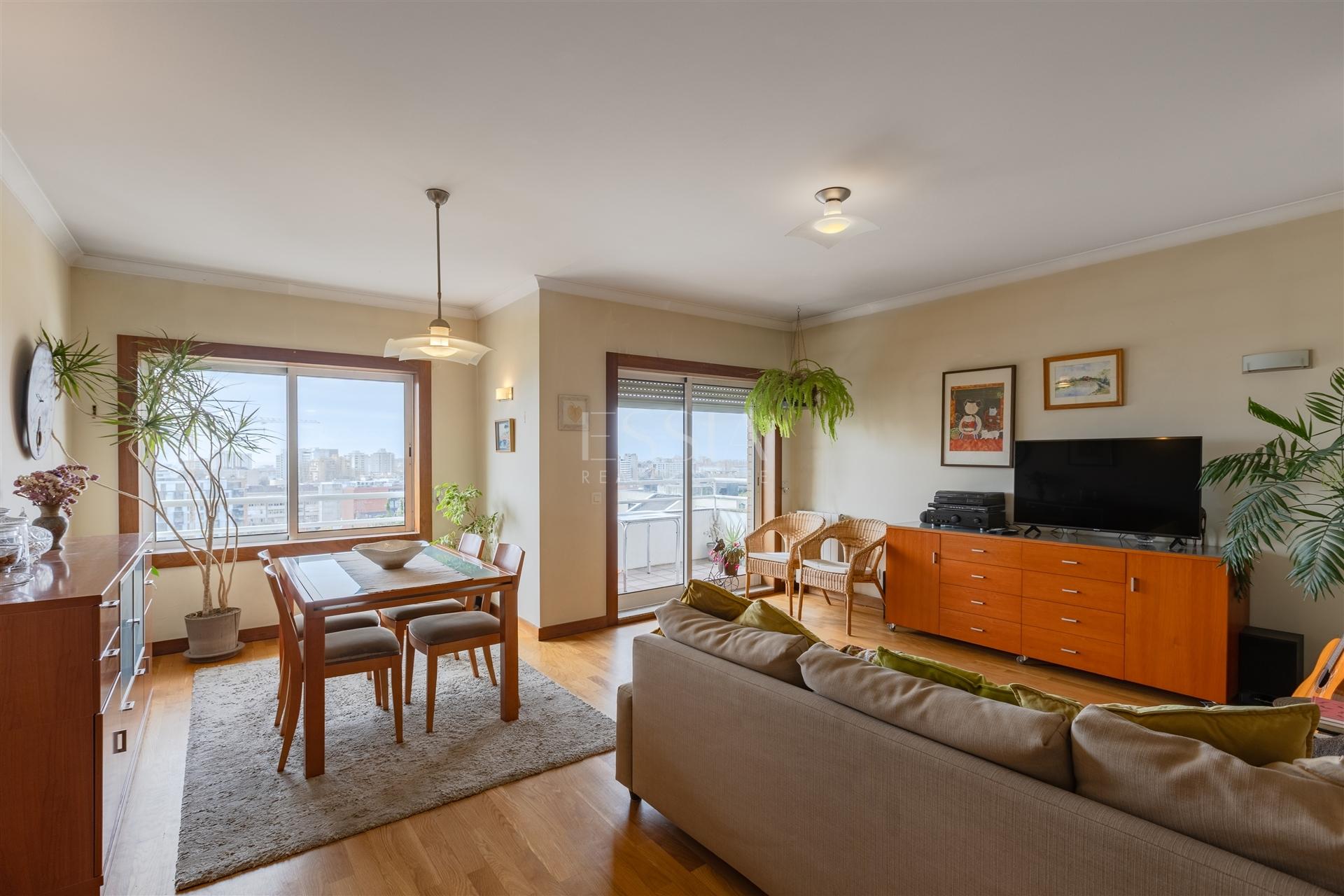 Apartamento T3 com Lugar de Garagem, Casa da Música, Porto