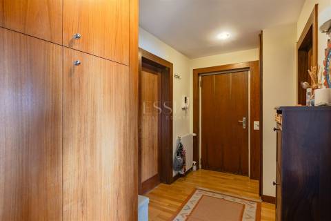 Apartamento T3 com Lugar de Garagem, Casa da Música, Porto