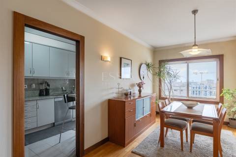 Apartamento T3 com Lugar de Garagem, Casa da Música, Porto