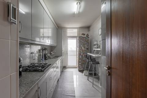 Apartamento T3 com Lugar de Garagem, Casa da Música, Porto