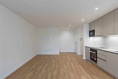 Apartamento T2 próximo à Rotunda da Boavista, Porto