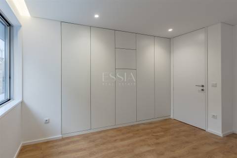 Apartamento T2 próximo à Rotunda da Boavista, Porto