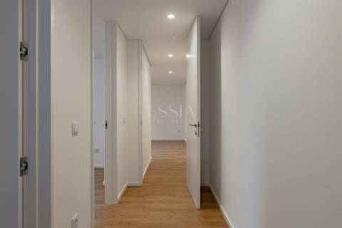 Apartamento T2 próximo à Rotunda da Boavista, Porto