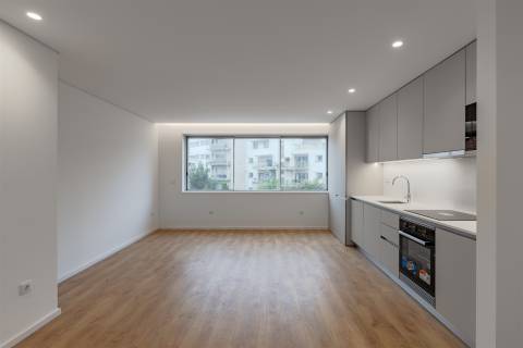 Apartamento T2 junto à Rotunda da Boavista, Porto