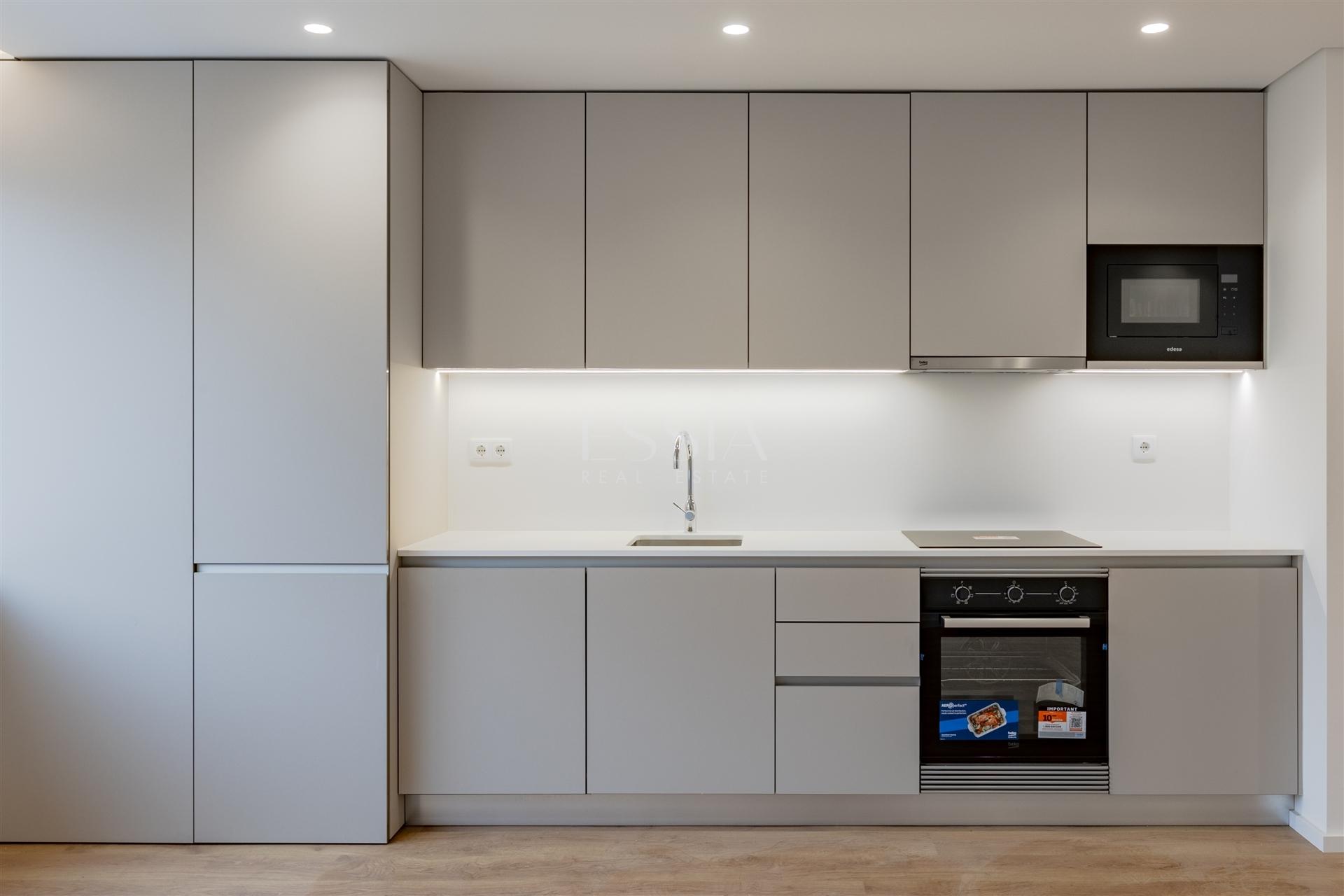 Apartamento T2 junto à Rotunda da Boavista, Porto