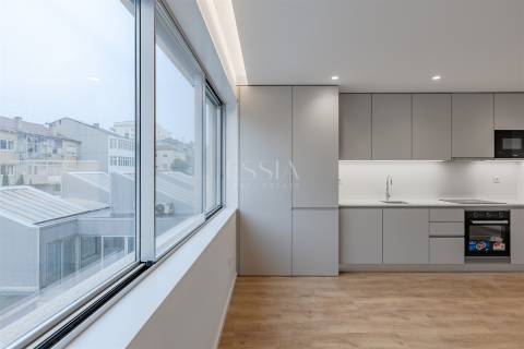 Apartamento T2 junto à Rotunda da Boavista, Porto