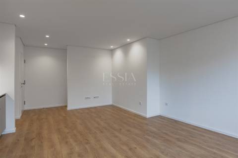 Apartamento T2 junto à Rotunda da Boavista, Porto