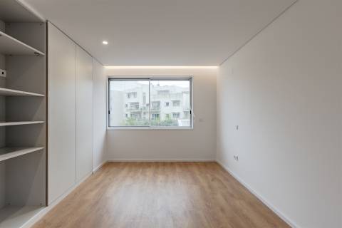 Apartamento T2 junto à Rotunda da Boavista, Porto