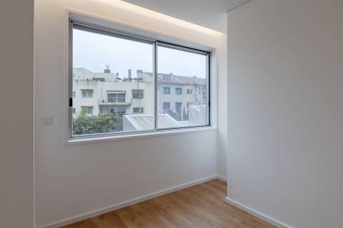 Apartamento T2 junto à Rotunda da Boavista, Porto