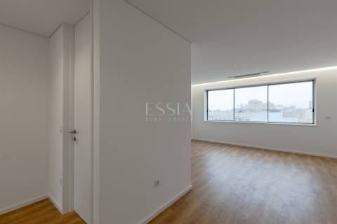 Apartamento T2 no Último Piso com Terraço na Boavista, Porto