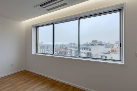 Apartamento T2 no Último Piso com Terraço na Boavista, Porto