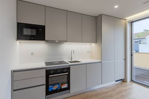 Apartamento T2 no Último Piso com Terraço na Boavista, Porto