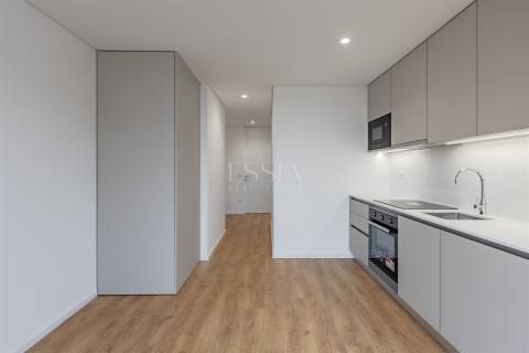 Apartamento T2 no Último Piso com Terraço na Boavista, Porto