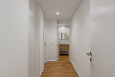 Apartamento T2 no Último Piso com Terraço na Boavista, Porto