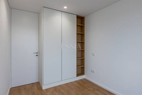 Apartamento T2 no Último Piso com Terraço na Boavista, Porto