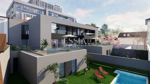 Apartamento T3+1 Duplex com Varanda no Porto