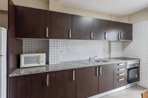 Apartamento T2 Triplex Renovado com Terraço em Serpa Pinto, Porto