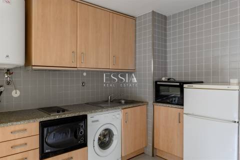 Apartamento T0 com Garagem em Paranhos