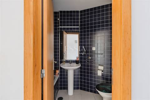 Apartamento T0 com Garagem em Paranhos