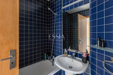 Apartamento T0 com Garagem em Paranhos