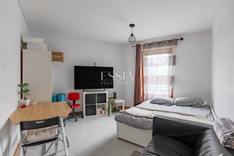 Apartamento T0 com Garagem em Paranhos