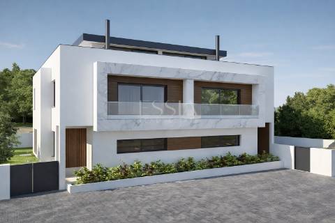 Moradia Geminada T3+1 com Jardim e Três Frentes na Prelada