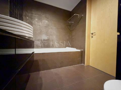 Apartamento T2 com Varanda nas Antas