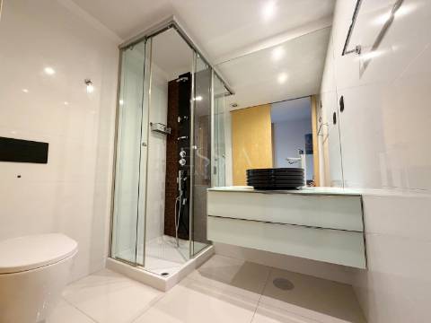 Apartamento T2 com Varanda nas Antas