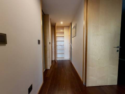 Apartamento T2 com Varanda nas Antas