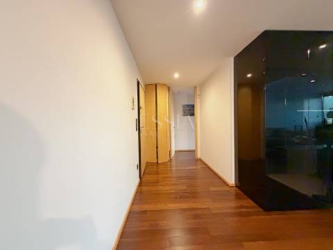 Apartamento T2 com Varanda nas Antas