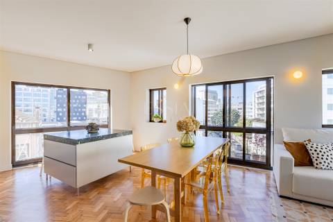 Apartamento T1+1 Remodelado para Arrendar na Boavista