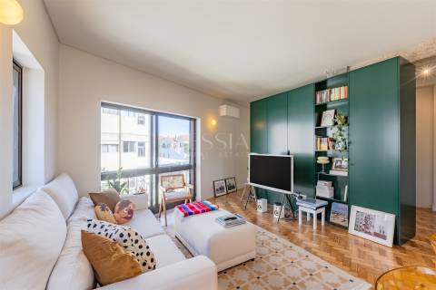 Apartamento T1+1 Remodelado para Arrendar na Boavista