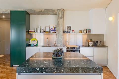 Apartamento T1+1 Remodelado para Arrendar na Boavista