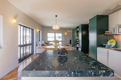 Apartamento T1+1 Remodelado para Arrendar na Boavista