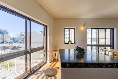 Apartamento T1+1 Remodelado para Arrendar na Boavista