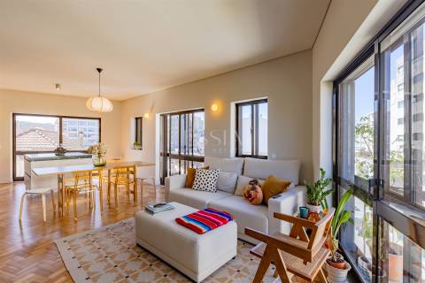 Apartamento T1+1 Remodelado para Arrendar na Boavista