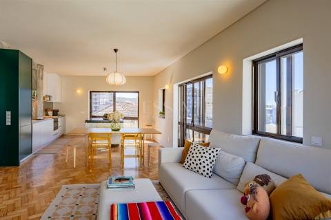 Apartamento T1+1 Remodelado para Arrendar na Boavista