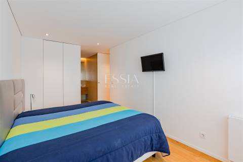 Apartamento T2 com Varanda para Arrendamento nas Antas, Porto